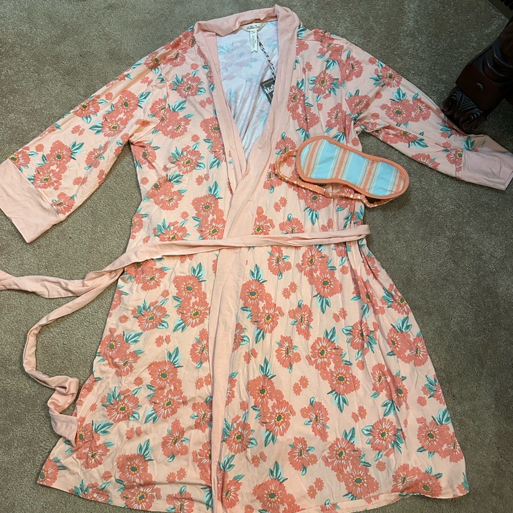 Matilda Jane Size Large Peach Floral Robe with eye mask. NEW with tags.